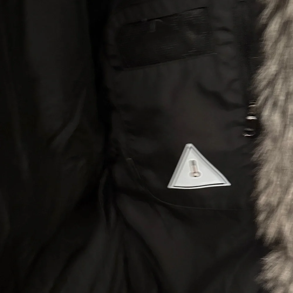 Pajar Womens Large Black Fur-Trimmed Winter Coat. TheFur trim is Rabbit and Fox. - Picture 8 of 10